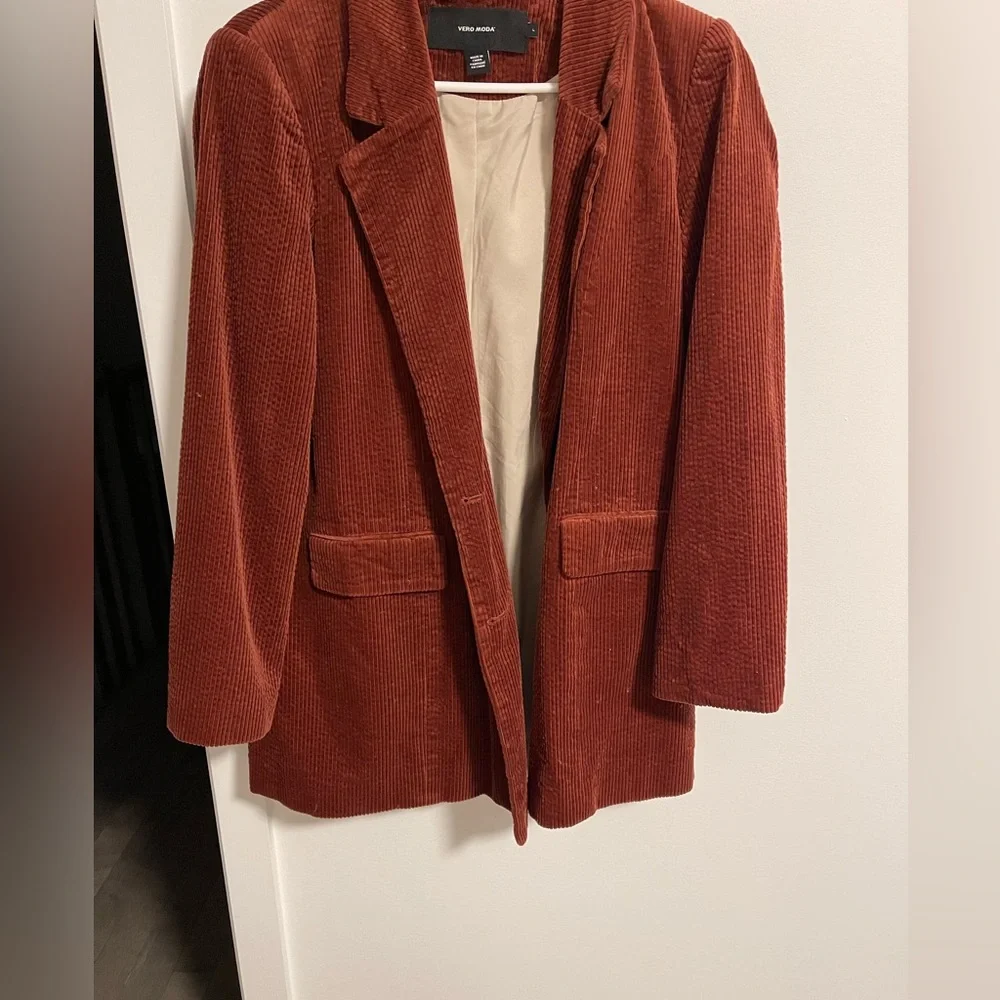 Blazer - Picture 2 of 4